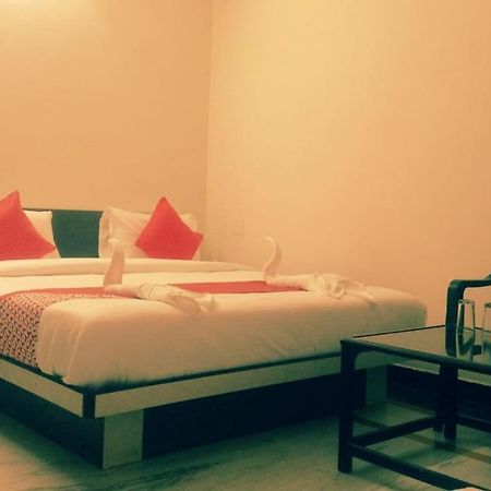 Hotel Rajkamal International Udaipur Esterno foto