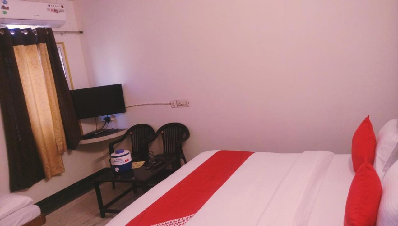 Hotel Rajkamal International Udaipur Esterno foto