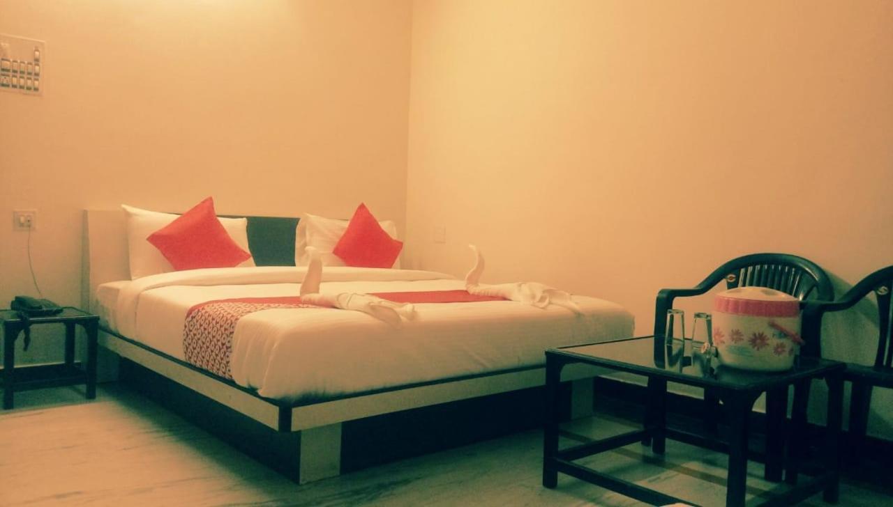 Hotel Rajkamal International Udaipur Esterno foto