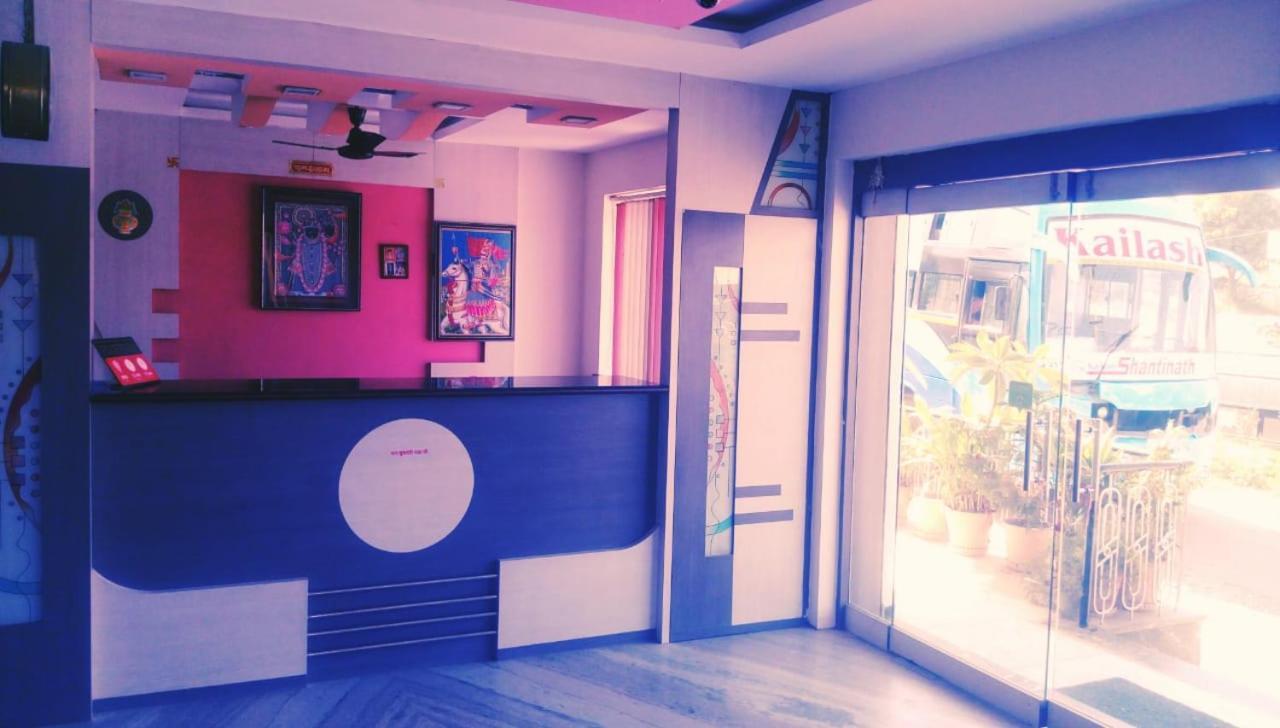 Hotel Rajkamal International Udaipur Esterno foto