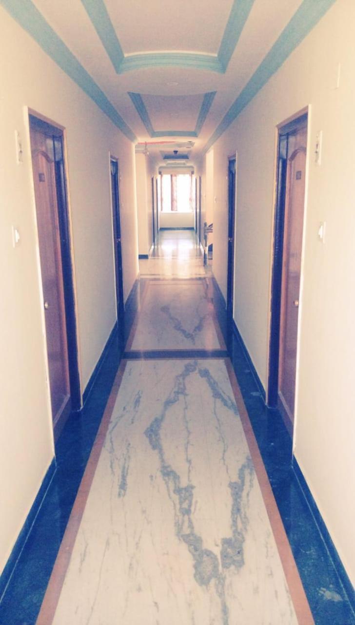 Hotel Rajkamal International Udaipur Esterno foto