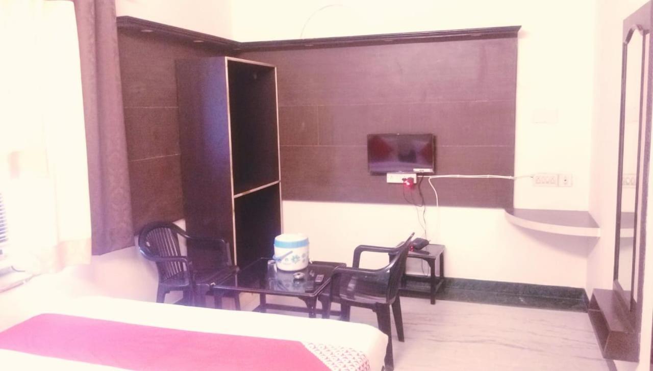Hotel Rajkamal International Udaipur Esterno foto