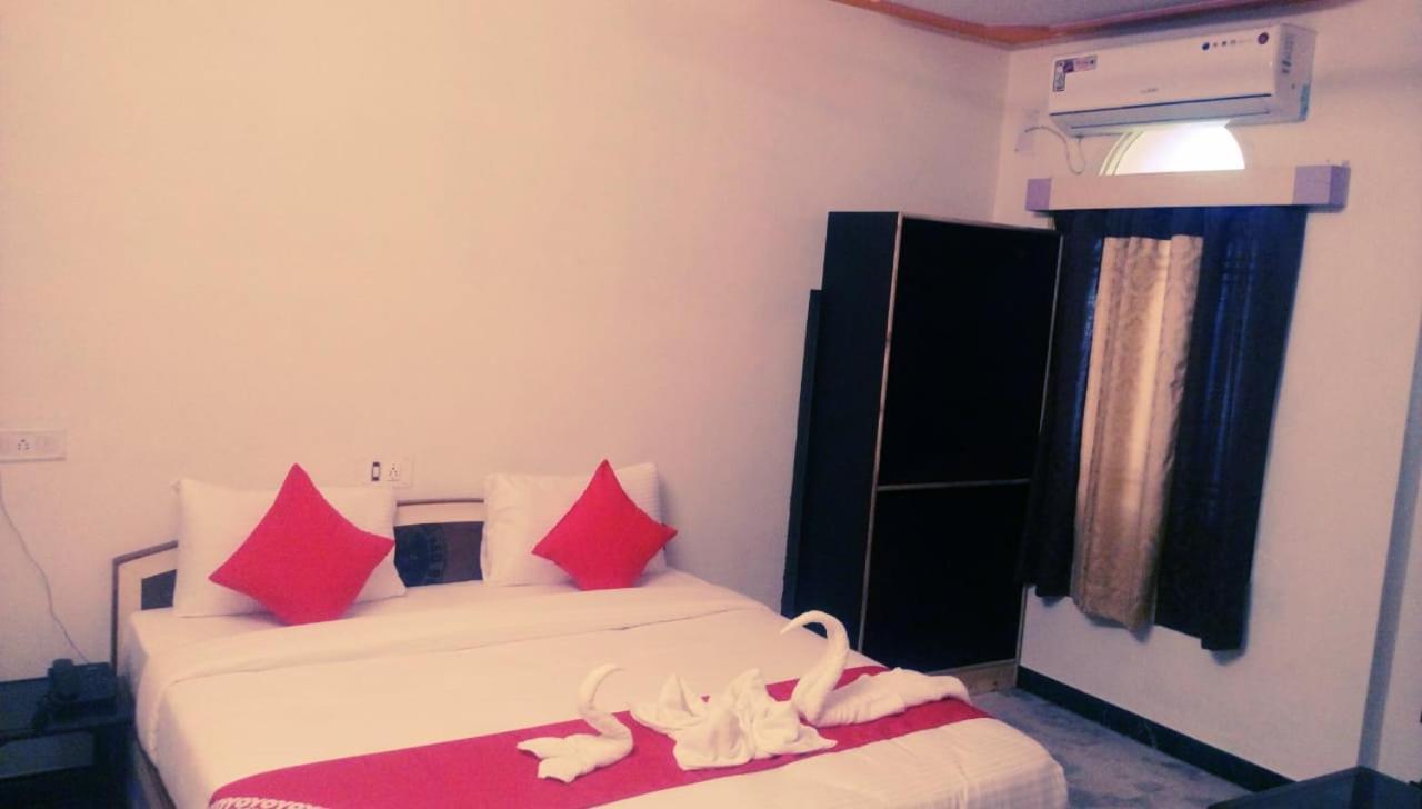 Hotel Rajkamal International Udaipur Esterno foto