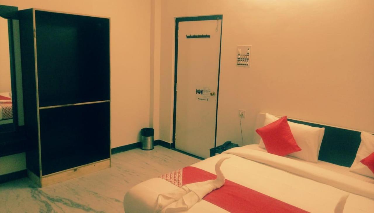Hotel Rajkamal International Udaipur Esterno foto